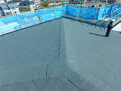 アスファルトシングル葺き屋根のカバー工法 施工の状況8